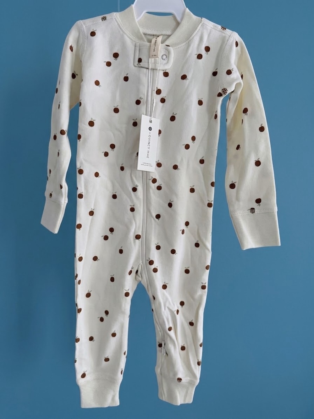 Quincy Mae 6-12 Months Cream Footie with printed Red Apple 🍎